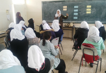 جمعية سيدات اريحا الخيرية تختتم سلسلة لقاءات توعية في مدارس محافظة اريحا والاغوار 